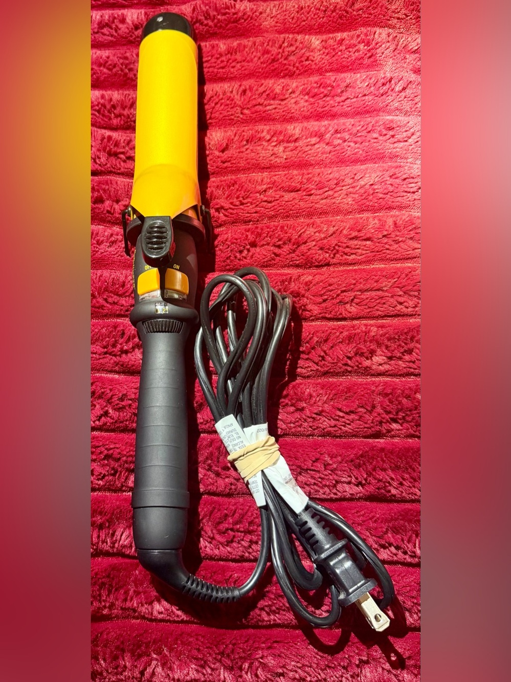 BaByliss Gold and Black Curling Iron 1.5 inch